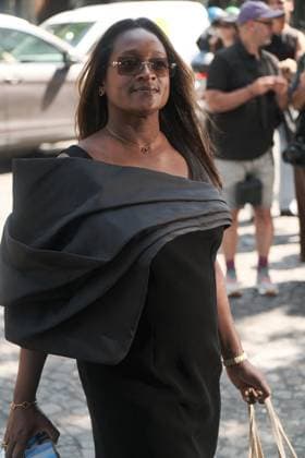 Guest at Viktor Rolf Haute Couture Fall Winter 2025 2026 Collection fashion show, during Paris Fashion Week on july 9th 2025 Julien Sarkissian Bestimage Celebrities at Viktor Rolf Haute Couture Fall Winter 2025 2026 Collection fashion show, during Paris Fashion Week on july 9th 2025 Paris France  Copyright: xJulienxSarkissianx xBestimagexJulienxSarkissianx xBestimagex