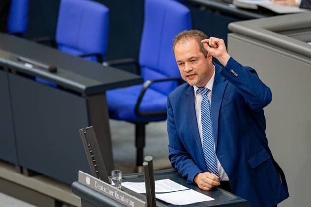 Martin Sichert haelt eine Rede im Bundestag. Berlin, 10.07.2025. Berlin Deutschland *** Martin Sichert gives a speech in the Bundestag Berlin, 10 07 2025 Berlin Germany Copyright: xTiloxStraussx