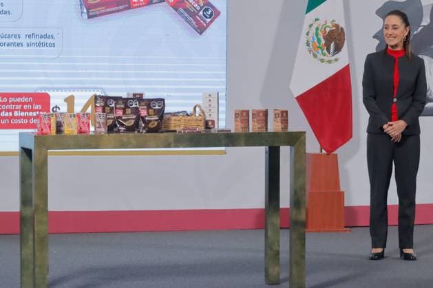 Mexico™s President Claudia Sheinbaum Holds News Conference Mexico s President Claudia Sheinbaum Pardo, speaks during a briefing, where she announce the Chocolate Bienestar that contains no artificial flavorings and is healthy. at the National Palace. on July 10, 2025 in Mexico City, Mexico. (Photo by Carlos Santiago Eyepix Group) Copyright: xCarlosxSantiago xEyepixxGroupx CS_10072025_161296