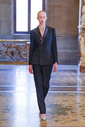 Peet Dullaert Fashion Show Haute Couture Fall Winter 2025 2026 Collection during Paris Fashion Week July 10th, 2025 Peet Dullaert Fashion Show Haute Couture Fall Winter 2025 2026 Collection , during Paris Fashion Week July 10th, 2025 Paris France  Copyright: xAgencex xBestimagexAgencex xBestimagex