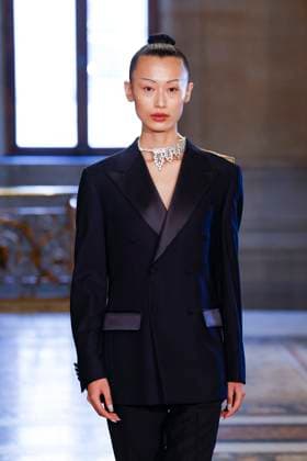 Peet Dullaert Fashion Show Haute Couture Fall Winter 2025 2026 Collection during Paris Fashion Week July 10th, 2025 Peet Dullaert Fashion Show Haute Couture Fall Winter 2025 2026 Collection , during Paris Fashion Week July 10th, 2025 Paris France  Copyright: xAgencex xBestimagexAgencex xBestimagex