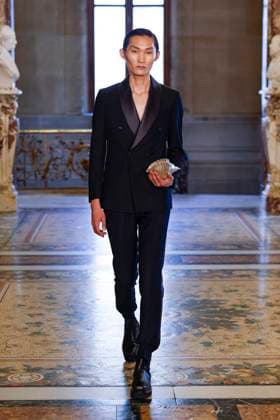 Peet Dullaert Fashion Show Haute Couture Fall Winter 2025 2026 Collection during Paris Fashion Week July 10th, 2025 Peet Dullaert Fashion Show Haute Couture Fall Winter 2025 2026 Collection , during Paris Fashion Week July 10th, 2025 Paris France  Copyright: xAgencex xBestimagexAgencex xBestimagex