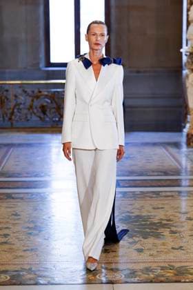 Peet Dullaert Fashion Show Haute Couture Fall Winter 2025 2026 Collection during Paris Fashion Week July 10th, 2025 Peet Dullaert Fashion Show Haute Couture Fall Winter 2025 2026 Collection , during Paris Fashion Week July 10th, 2025 Paris France  Copyright: xAgencex xBestimagexAgencex xBestimagex