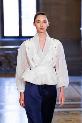 Peet Dullaert Fashion Show Haute Couture Fall Winter 2025 2026 Collection during Paris Fashion Week July 10th, 2025 Peet Dullaert Fashion Show Haute Couture Fall Winter 2025 2026 Collection , during Paris Fashion Week July 10th, 2025 Paris France  Copyright: xAgencex xBestimagexAgencex xBestimagex
