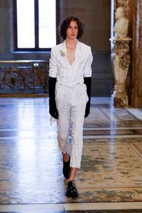 Peet Dullaert Fashion Show Haute Couture Fall Winter 2025 2026 Collection during Paris Fashion Week July 10th, 2025 Peet Dullaert Fashion Show Haute Couture Fall Winter 2025 2026 Collection , during Paris Fashion Week July 10th, 2025 Paris France  Copyright: xAgencex xBestimagexAgencex xBestimagex