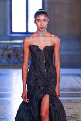 Peet Dullaert Fashion Show Haute Couture Fall Winter 2025 2026 Collection during Paris Fashion Week July 10th, 2025 Peet Dullaert Fashion Show Haute Couture Fall Winter 2025 2026 Collection , during Paris Fashion Week July 10th, 2025 Paris France  Copyright: xAgencex xBestimagexAgencex xBestimagex