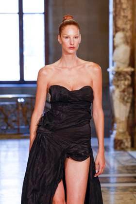 Peet Dullaert Fashion Show Haute Couture Fall Winter 2025 2026 Collection during Paris Fashion Week July 10th, 2025 Peet Dullaert Fashion Show Haute Couture Fall Winter 2025 2026 Collection , during Paris Fashion Week July 10th, 2025 Paris France  Copyright: xAgencex xBestimagexAgencex xBestimagex