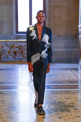 Peet Dullaert Fashion Show Haute Couture Fall Winter 2025 2026 Collection during Paris Fashion Week July 10th, 2025 Peet Dullaert Fashion Show Haute Couture Fall Winter 2025 2026 Collection , during Paris Fashion Week July 10th, 2025 Paris France  Copyright: xAgencex xBestimagexAgencex xBestimagex