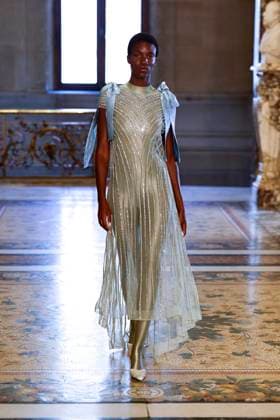 Peet Dullaert Fashion Show Haute Couture Fall Winter 2025 2026 Collection during Paris Fashion Week July 10th, 2025 Peet Dullaert Fashion Show Haute Couture Fall Winter 2025 2026 Collection , during Paris Fashion Week July 10th, 2025 Paris France  Copyright: xAgencex xBestimagexAgencex xBestimagex