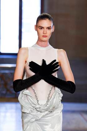 Peet Dullaert Fashion Show Haute Couture Fall Winter 2025 2026 Collection during Paris Fashion Week July 10th, 2025 Peet Dullaert Fashion Show Haute Couture Fall Winter 2025 2026 Collection , during Paris Fashion Week July 10th, 2025 Paris France  Copyright: xAgencex xBestimagexAgencex xBestimagex