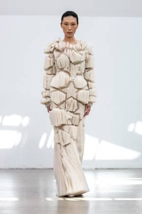 PFW - Rami Al Ali Runway A model walks the runway at the Rami Al Ali Haute Couture Fall Winter 2025-2026 show, as part of Paris Fashion Week in Paris, France on July 10, 2025. Rami Al Ali is the first Syrian fashion designer to present a collection ‘officially’ at the Paris Haute Couture week. Photo by Ammar Abd Rabbo ABACAPRESS.COM Paris France  Copyright: xAbdxRabboxAmmar ABACAx