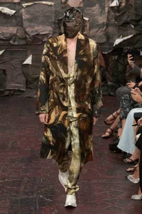 Maison Margiela Haute Couture Collection Fall Winter 2025 2026 show during Paris Fashion Week, July 10th, 2025 Maison Margiela Fashion Show Haute Couture Fall Winter 2025 2026 Collection , during Paris Fashion Week July 10th, 2025 Paris France  Copyright: xAgencex xBestimagexAgencex xBestimagex