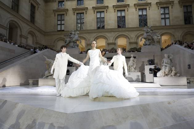 Semi Exclusive Jordan Roth La Nuit de la Mode Fashion Week at the Louvre, Paris on 10 July 2025 Marc Ausset Lacroix Bestimage La Nuit de la Mode Fashion Week at the Louvre, Paris on 10 July 2025 Paris France  Copyright: xMarcxAussetxLacroixx xBestimagexMarcxAussetxLacroixx xBestimagex