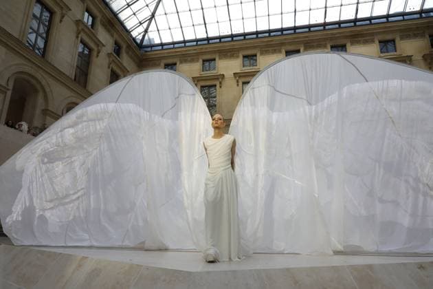 Semi Exclusive Jordan Roth La Nuit de la Mode Fashion Week at the Louvre, Paris on 10 July 2025 Marc Ausset Lacroix Bestimage La Nuit de la Mode Fashion Week at the Louvre, Paris on 10 July 2025 Paris France  Copyright: xMarcxAussetxLacroixx xBestimagexMarcxAussetxLacroixx xBestimagex