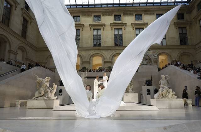 Semi Exclusive Jordan Roth La Nuit de la Mode Fashion Week at the Louvre, Paris on 10 July 2025 Marc Ausset Lacroix Bestimage La Nuit de la Mode Fashion Week at the Louvre, Paris on 10 July 2025 Paris France  Copyright: xMarcxAussetxLacroixx xBestimagexMarcxAussetxLacroixx xBestimagex