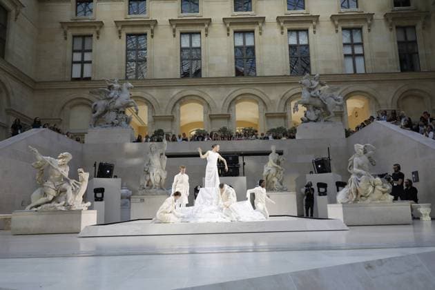 Semi Exclusive Jordan Roth La Nuit de la Mode Fashion Week at the Louvre, Paris on 10 July 2025 Marc Ausset Lacroix Bestimage La Nuit de la Mode Fashion Week at the Louvre, Paris on 10 July 2025 Paris France  Copyright: xMarcxAussetxLacroixx xBestimagexMarcxAussetxLacroixx xBestimagex