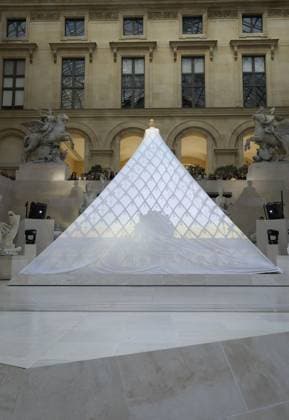 Semi Exclusive Jordan Roth La Nuit de la Mode Fashion Week at the Louvre, Paris on 10 July 2025 Marc Ausset Lacroix Bestimage La Nuit de la Mode Fashion Week at the Louvre, Paris on 10 July 2025 Paris France  Copyright: xMarcxAussetxLacroixx xBestimagexMarcxAussetxLacroixx xBestimagex