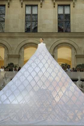 Semi Exclusive Jordan Roth La Nuit de la Mode Fashion Week at the Louvre, Paris on 10 July 2025 Marc Ausset Lacroix Bestimage La Nuit de la Mode Fashion Week at the Louvre, Paris on 10 July 2025 Paris France  Copyright: xMarcxAussetxLacroixx xBestimagexMarcxAussetxLacroixx xBestimagex