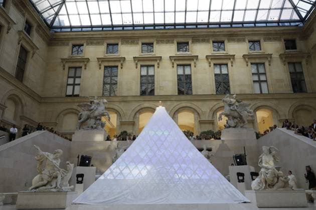 Semi Exclusive Jordan Roth La Nuit de la Mode Fashion Week at the Louvre, Paris on 10 July 2025 Marc Ausset Lacroix Bestimage La Nuit de la Mode Fashion Week at the Louvre, Paris on 10 July 2025 Paris France  Copyright: xMarcxAussetxLacroixx xBestimagexMarcxAussetxLacroixx xBestimagex