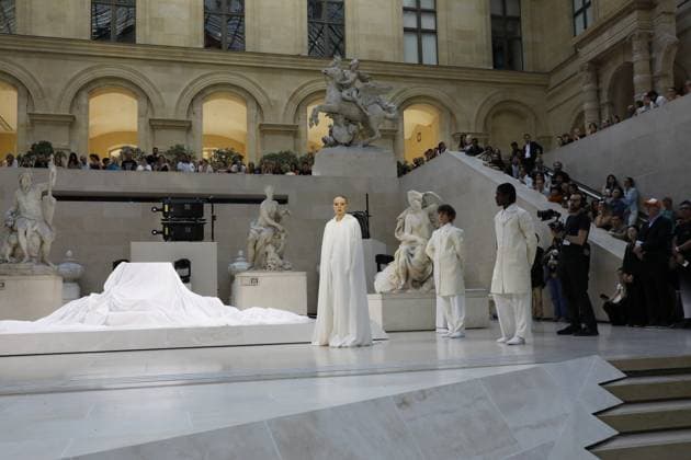Semi Exclusive Jordan Roth La Nuit de la Mode Fashion Week at the Louvre, Paris on 10 July 2025 Marc Ausset Lacroix Bestimage La Nuit de la Mode Fashion Week at the Louvre, Paris on 10 July 2025 Paris France  Copyright: xMarcxAussetxLacroixx xBestimagexMarcxAussetxLacroixx xBestimagex