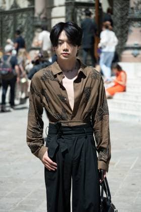 Peet Dullaert Fashion Show Haute Couture Fall Winter 2025 2026 Collection during Paris Fashion Week on july 10th 2025 Jonathan Jacob Bestimage Peet Dullaert Fashion Show Haute Couture Fall Winter 2025 2026 Collection , during Paris Fashion Week on july 10th 2025 Paris France  Copyright: xJonathanxJacobx xBestimagexJonathanxJacobx xBestimagex