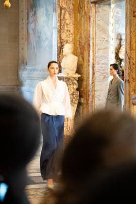 Peet Dullaert Fashion Show Haute Couture Fall Winter 2025 2026 Collection during Paris Fashion Week on july 10th 2025 Jonathan Jacob Bestimage Peet Dullaert Fashion Show Haute Couture Fall Winter 2025 2026 Collection , during Paris Fashion Week on july 10th 2025 Paris France  Copyright: xJonathanxJacobx xBestimagexJonathanxJacobx xBestimagex