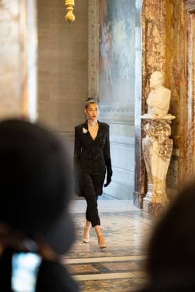 Peet Dullaert Fashion Show Haute Couture Fall Winter 2025 2026 Collection during Paris Fashion Week on july 10th 2025 Jonathan Jacob Bestimage Peet Dullaert Fashion Show Haute Couture Fall Winter 2025 2026 Collection , during Paris Fashion Week on july 10th 2025 Paris France  Copyright: xJonathanxJacobx xBestimagexJonathanxJacobx xBestimagex