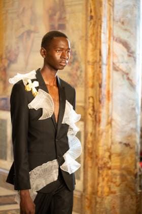 Peet Dullaert Fashion Show Haute Couture Fall Winter 2025 2026 Collection during Paris Fashion Week on july 10th 2025 Jonathan Jacob Bestimage Peet Dullaert Fashion Show Haute Couture Fall Winter 2025 2026 Collection , during Paris Fashion Week on july 10th 2025 Paris France  Copyright: xJonathanxJacobx xBestimagexJonathanxJacobx xBestimagex