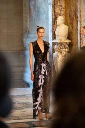 Peet Dullaert Fashion Show Haute Couture Fall Winter 2025 2026 Collection during Paris Fashion Week on july 10th 2025 Jonathan Jacob Bestimage Peet Dullaert Fashion Show Haute Couture Fall Winter 2025 2026 Collection , during Paris Fashion Week on july 10th 2025 Paris France  Copyright: xJonathanxJacobx xBestimagexJonathanxJacobx xBestimagex