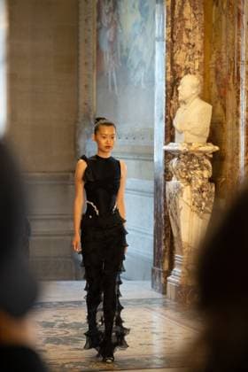 Peet Dullaert Fashion Show Haute Couture Fall Winter 2025 2026 Collection during Paris Fashion Week on july 10th 2025 Jonathan Jacob Bestimage Peet Dullaert Fashion Show Haute Couture Fall Winter 2025 2026 Collection , during Paris Fashion Week on july 10th 2025 Paris France  Copyright: xJonathanxJacobx xBestimagexJonathanxJacobx xBestimagex