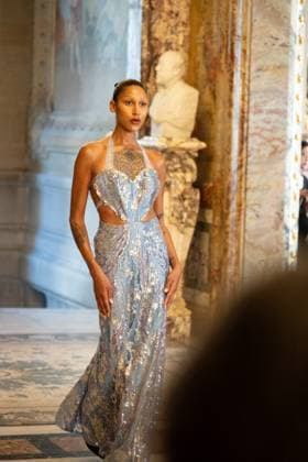 Peet Dullaert Fashion Show Haute Couture Fall Winter 2025 2026 Collection during Paris Fashion Week on july 10th 2025 Jonathan Jacob Bestimage Peet Dullaert Fashion Show Haute Couture Fall Winter 2025 2026 Collection , during Paris Fashion Week on july 10th 2025 Paris France  Copyright: xJonathanxJacobx xBestimagexJonathanxJacobx xBestimagex