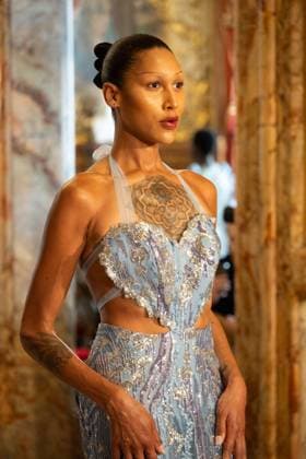 Peet Dullaert Fashion Show Haute Couture Fall Winter 2025 2026 Collection during Paris Fashion Week on july 10th 2025 Jonathan Jacob Bestimage Peet Dullaert Fashion Show Haute Couture Fall Winter 2025 2026 Collection , during Paris Fashion Week on july 10th 2025 Paris France  Copyright: xJonathanxJacobx xBestimagexJonathanxJacobx xBestimagex