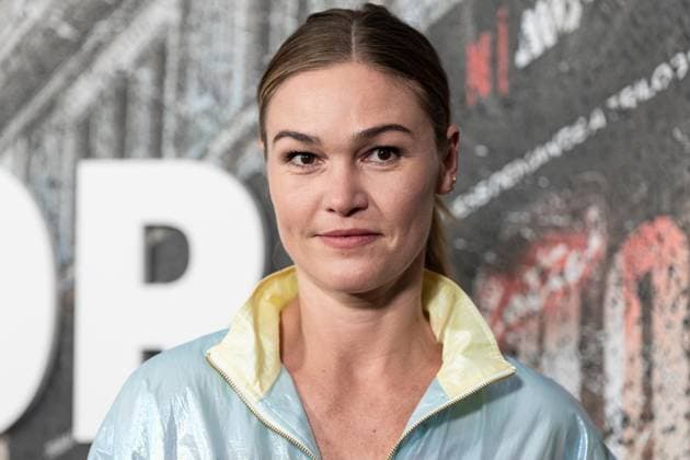 July 11, 2025, Bronx, New York, USA: Julia Stiles arrives for Katie Taylor vs Amanda Serrano 3 boxing bout at Madison Square Garden in New York, NY on July 11, 2025 Bronx USA - ZUMAr339 20250711_znp_r339_013 Copyright: xLevxRadinx