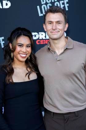 Ashley Argota with husband Mick Torres at the premiere of the movie Don t Log Off at the Laemmle Theatre Glendale, 12 07 2025 Foto:xC.xVanxWagonerx xFuturexImagex log_5732