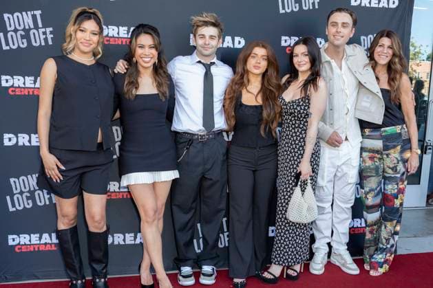 Kara Royster, Ashley Argota, Jack Griffo, Brielle Barbusca, Ariel Winter, Sterling Beaumon and Katie Maringer at the premiere of the movie Don t Log Off at the Laemmle Theatre Glendale, 12 07 2025 Foto:xC.xVanxWagonerx xFuturexImagex log_5743