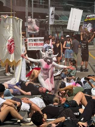 Animals Rights March In Toronto, Canada Participants gather in large numbers at Yonge and Dundas intersection during the Toronto Animal Rights March in Toronto, Canada, on July 12, 2025. The annual march aims to raise awareness about animal cruelty and promote a more compassionate, vegan lifestyle. Activists march through downtown streets holding signs, chanting slogans, and calling for stronger animal protection laws. Toronto Canada  Copyright: xArrushxChoprax originalFilename: chopra-notitle250712_npiD5.jpg