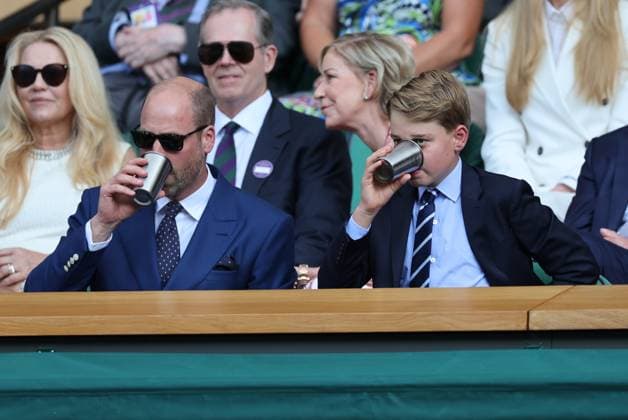 . 13 07 2025. London, United Kingdom. Prince William and Kate Middleton with their children Prince George and Princess Charlotte in the Royal Box for the Mens Singles Final on the last day of the Wimbledon Tennis Championships in London .  xStephenxLockx xi-Imagesx IIM-26103-0154