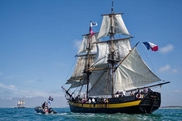 Bilder des Jahres 2025, News 07 Juli News Themen der Woche KW28 Tall Ships Races PHOTOPQR VOIX DU NORD JOHAN BEN AZZOUZ 13 07 2025 Dunkerque, le 13 juillet 2025 Voiles de legende, the tall ships races, departure des prestigieux voiliers PHOTO JOHAN BEN AZZOUZ LA VOIX DU NORD Dunkerque hosts one of the spectacular stages of the Tall Ships Races, the famous international tall ship race Local Caption Nord France  Copyright: xPHOTOPQR VOIXxDUxNORD MAXPPPxJOHANxBENxAZZOUZx 20250713VDN8696 20250713VDN8696