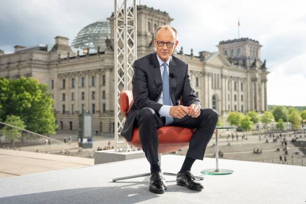 Bilder des Jahres 2025, News 07 Juli News Themen der Woche KW28 ARD-Hauptstadtstudio, Sommerinterview, Bundeskanzler Friedrich Merz ARD, Hauptstadtstudio, Berlin, Sommerinterview, Terrasse Marie-Elisabeth-Lüders-Haus, Bericht aus Berlin, Bundeskanzler Friedrich Merz Berlin Berlin GER *** ARD Hauptstadtstudio, summer interview, Federal Chancellor Friedrich Merz ARD, Hauptstadtstudio, Berlin, summer interview, terrace Marie Elisabeth Lüders Haus, report from Berlin, Federal Chancellor Friedrich Merz Berlin Berlin GER