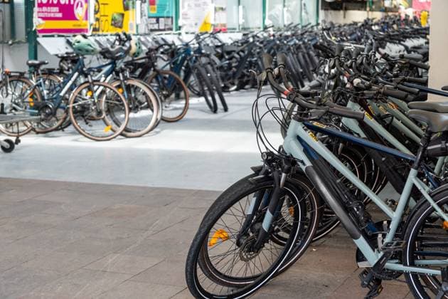 Nago-Torbole, Lake Garda, Italy: July 13, 2025: Bike rental on Lake Garda: A large selection of modern bikes and e-bikes are available for rent - ideal for tourists who want to explore the region in an active and environmentally friendly way. *** Fahrradverleih am Gardasee: Eine große Auswahl moderner Bikes und E-Bikes, steht zur Ausleihe bereit ideal für Touristen, die die Region aktiv und umweltfreundlich erkunden wollen.