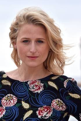 Mamie Gummer, actrice américaine et fille de Meryl Streep - Photocall au MIP TV 2016 afin de présenter The Collection . Le 4 avril 2016 à Cannes. Le MIPTV est le marché international et le forum de création de contenu pour tous écrans. A Cannes, en avril, le MIPTV est le rendez-vous majeur de la création, la co-production, l achat, la vente, le financement et la distribution des contenus audiovisuels et online tous supports confondus. Bruno Bebert Bestimage Photocall during the MIPTV, Marche international des programmes de television , one of the world s largest TV and digital content market in Cannes, on the French Riviera, southeastern France. On April 4, 2016 Cannes France *** Mamie Gummer, American actress and daughter of Meryl St  Copyright: xBrunoxBebertx xBestimagexBrunoxBebertx xBestimagex