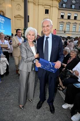 Dr. Edmund Stoiber with his wife Karin Klassik at Odeonsplatz with the support of Mercedes Benz in Munich on July 13, 2025