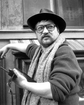 Filmregisseur Rainer Werner Fassbinder 1945 - 1982 01.01.1979; Berlin, DEUTSCHLAND; Enfant Terrible und das Genie des deutschen Kinos. RAINER WERNER FASSBINDER war die Hauptfigur des Neuen Deutschen Films – einer Filmbewegung der späten 1960er Jahre, die von den unkonventionellen New Hollywood -Filmemachern beeinflusst wurde. In seinem kurzen Leben drehte er nicht nur 43 Filme (darunter zwei Kurzfilme und den 15,5-stündigen Film Berlin Alexanderplatz ), sondern arbeitete auch als Schauspieler (Film und Theater), Kameramann, Komponist, Designer, Editor, Produzent und Theatermanager. Seine enorme Disziplin und phänomenale kreative Energie bei der Arbeit standen in krassem Gegensatz zu seinem extravaganten und gleichzeitig zwielichtigen Lebe  Copyright: xUnitedxArchivesx xkpaxKeystonex 19700921_nin_k09_017 !ACHTUNG AUFNAHMEDATUM GESCHÄTZT!