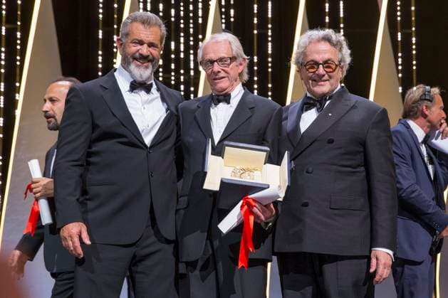 Mel Gibson, Ken Loach (Palme d or pour Moi, Daniel Blake ), George Miller - Cérémonie de clôture du 69ème Festival International du Film de Cannes. Le 22 mai 2016. Olivier Borde-Cyril Moreau Bestimage Closing ceremony of the 69th Cannes International Film festival. On may 22 2016 Cannes France *** Mel Gibson, Ken Loach Palme dor for I, Daniel Blake , George Miller Closing ceremony of the 69th Cannes International Film festival On may 22 2016 Olivier Borde Cyril Moreau Bestimage Closing ceremony of the 69th Cannes International Film festival On may 22 2016 Cannes France  Copyright: xBORDE-MOREAUx xBESTIMAGExBORDE-MOREAUx xBESTIMAGEx