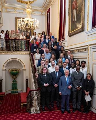 Bilder des Jahres 2025, Entertainment 07 Juli King Charles III hosts Youth Opportunity Summit King Charles III (front centre) poses with attendees including Idris Elba, founder of the Elba Hope Foundation and an alumnus of the King s Trust, Prime Minister Sir Keir Starmer, Home Secretary Yvette Cooper, Culture Secretary Lisa Nandy, at the Youth Opportunity Summit at St James s Palace in London, with young people, youth organisations, government officials, and representatives from the sports, education and arts sectors. Picture date: Tuesday July 15, 2025., Credit:Aaron Chown Avalon UK, London  Copyright: xAaronxChownx xAvalonx 1022138352