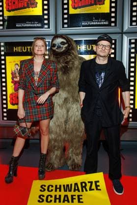 Premiere SchwarzeSchafe Jella Haase and Milan Peschel at the premiere of SchwarzeSchafe at the cinema in the Kulturbrauerei on 15 07 2025 in Berlin Copyright: xEventpressxKochanx