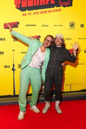 Premiere SchwarzeSchafe Oliver Rihs and Tobias Jundt Bonaparte at the premiere of SchwarzeSchafe at the cinema in the Kulturbrauerei on 15 07 2025 in Berlin Copyright: xEventpressxKochanx