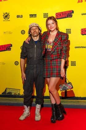 Premiere SchwarzeSchafe Tobias Jundt Bonaparte and Jella Haase at the premiere of SchwarzeSchafe at the cinema in the Kulturbrauerei on 15 07 2025 in Berlin Copyright: xEventpressxKochanx
