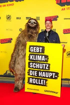 Premiere SchwarzeSchafe Merlin Sandmeyer at the premiere of SchwarzeSchafe at the cinema in the Kulturbrauerei on 15 07 2025 in Berlin Copyright: xEventpressxKochanx