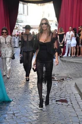 Rome, Italy: Rome, Castel Sant Angelo Dolce & Gabbana Fashion Show Event Parterre, In the photo: Guest Rome Italy  - ZUMAp169 20250715_zea_p169_196 Copyright: xVincenzoxLandix